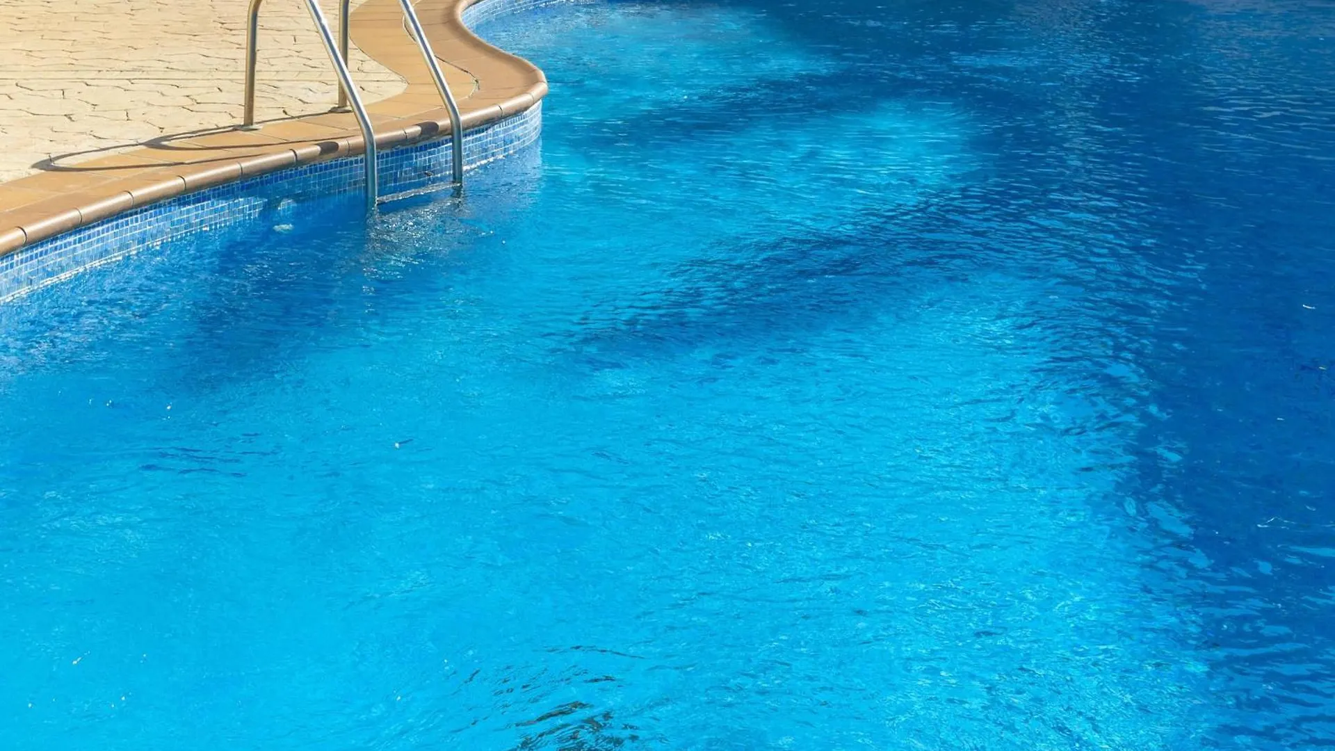 Apartamento Acogedor Con Piscina, Wifi Y Garaje Cerca De La Playa De La Farella, Llanca - Es-228-8 0*,