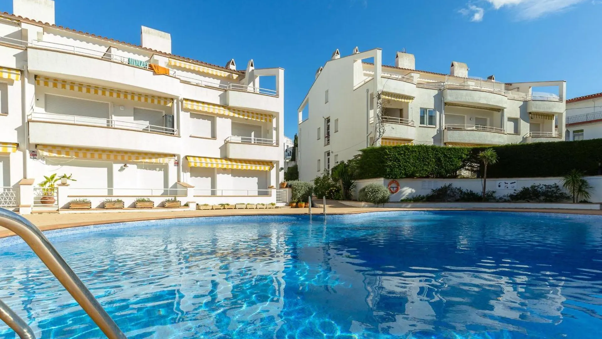 Apartment Apartamento Acogedor Con Piscina, Wifi Y Garaje Cerca De La Playa De La Farella, Llanca - Es-228-8